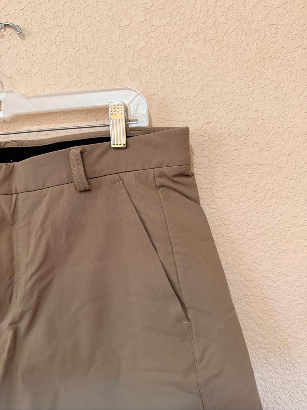 NOBULL Men's Tan Flat-Front Performance Golf Shorts 7in inseam - Picture 4 of 8